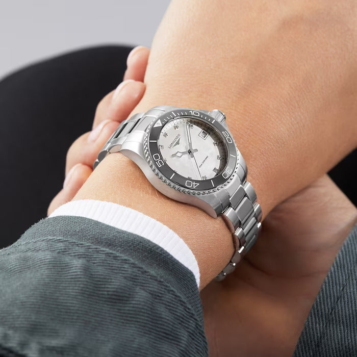 LONGINES L33704876 HydroConquest Quartz 32mm Mother of Pearl Diamond Dial Stainless Steel Bracelet Women's Watch