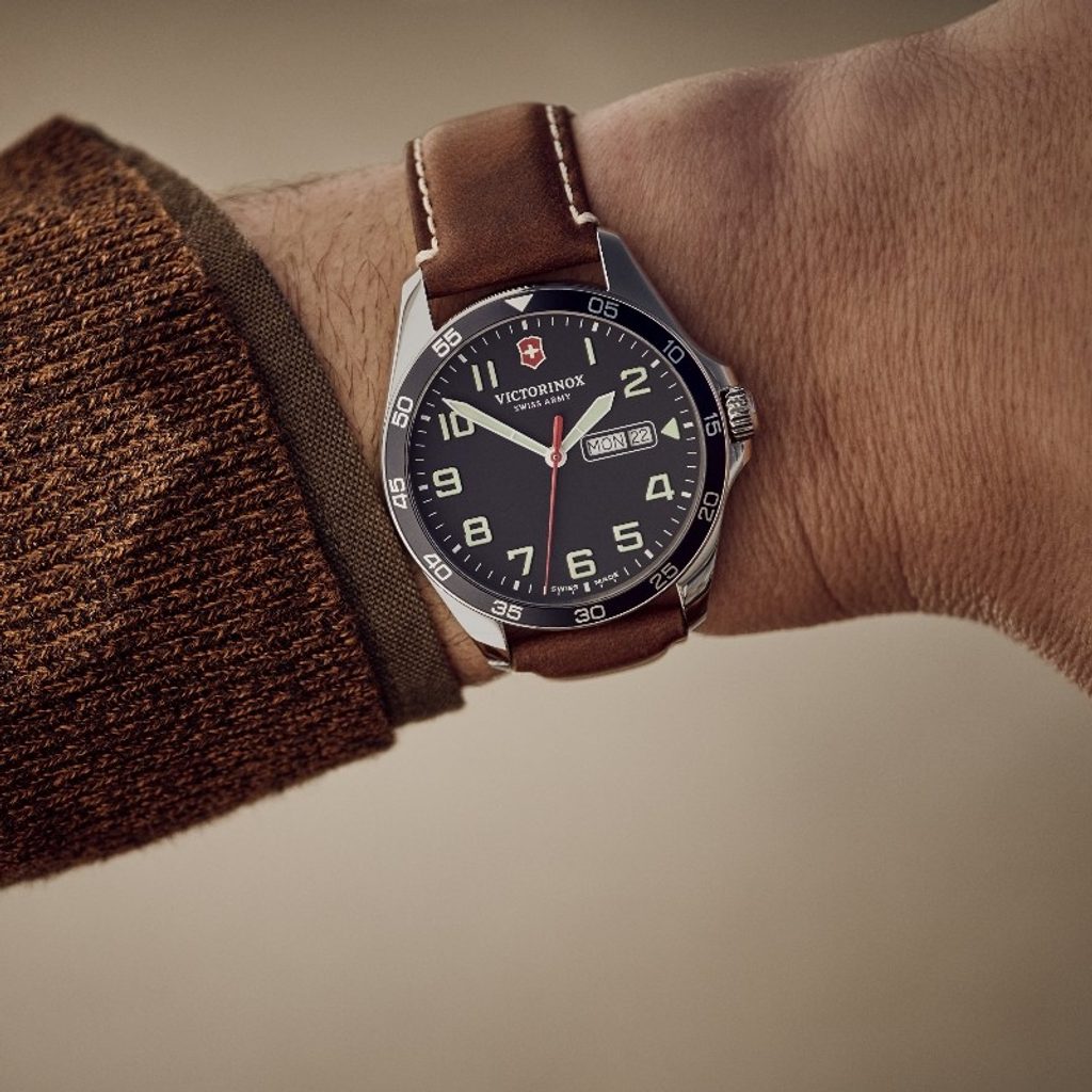 Victorinox Swiss Army 241848 Fieldforce Brown Leather Strap Blue