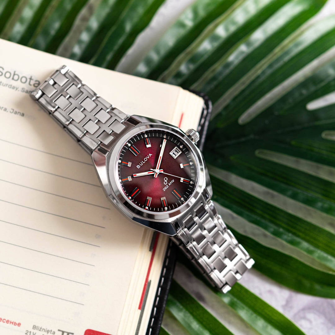 Bulova jet Star 96B401 with HPQ Precionist Movement at 262 kHZ Red Dial / Stainless Steel Bracelet Men's Watch