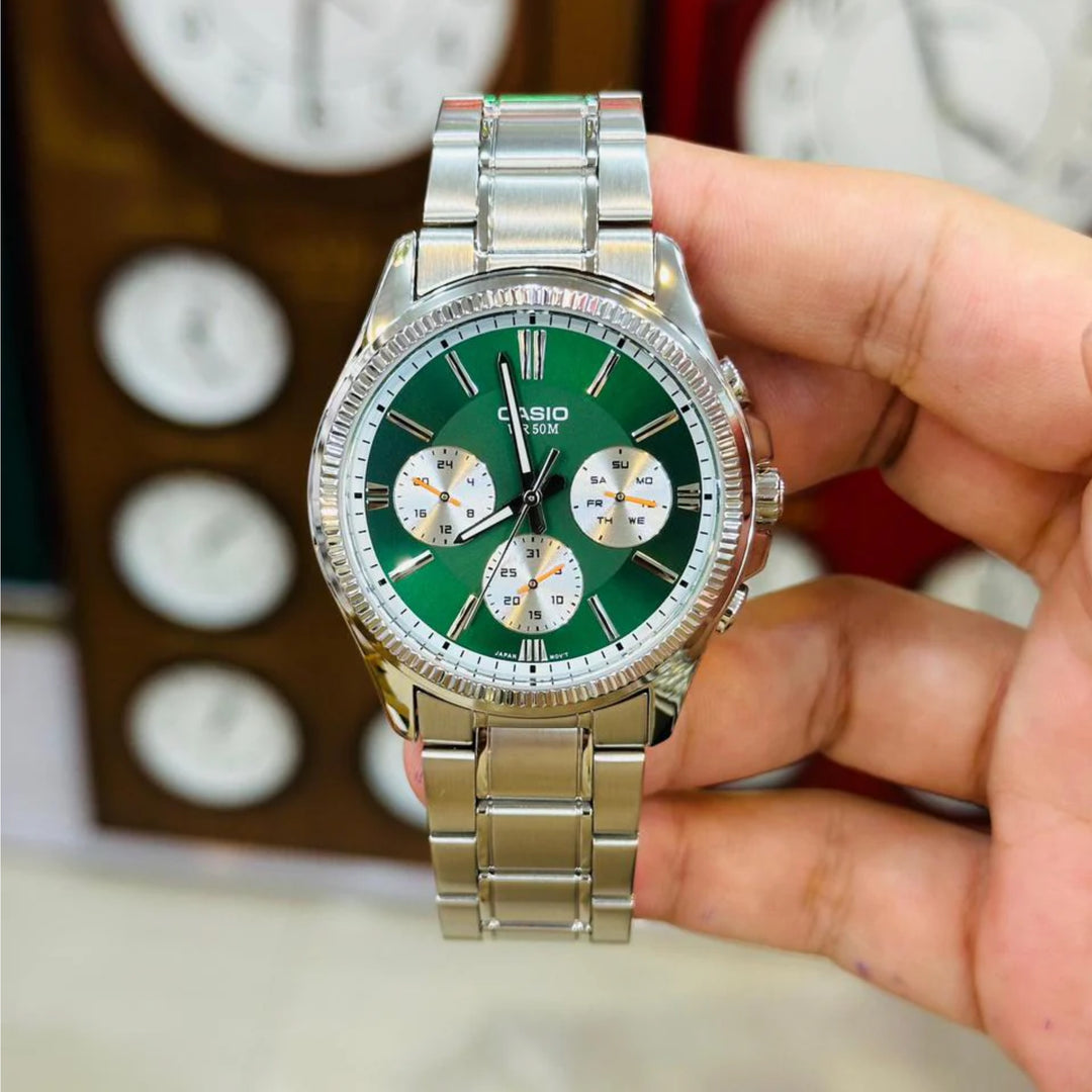 Casio MTP Series Analogue MTP-1375D-3AV Quartz Multi-function (38.5mm) Forest Green Sunray Dial / Stainless Steel Bracelet