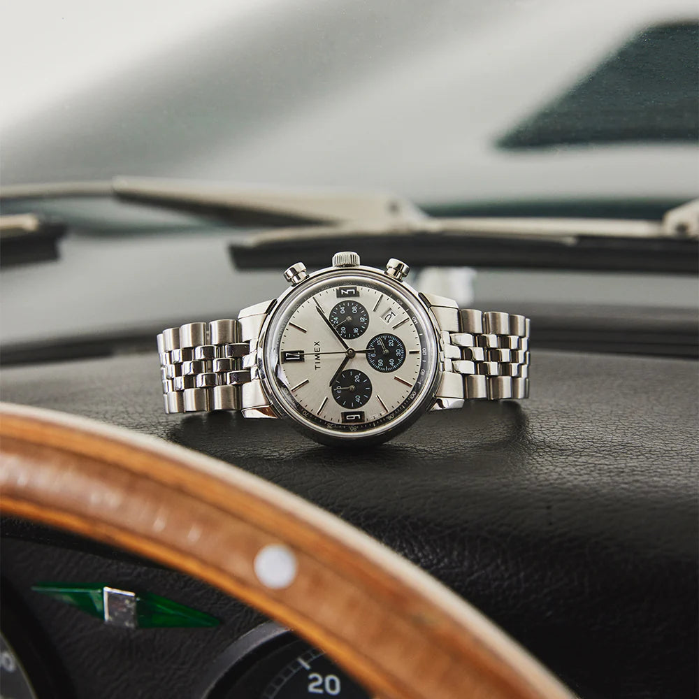 Timex Marlin Chronograph ‘Panda’ TW2W10400 Tachymeter (40mm) Silver Dial / Stainless Steel Bracelet Men’s Watch