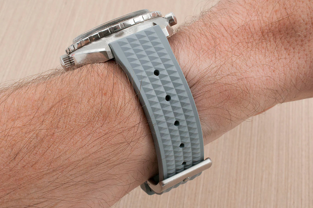 Premium Grade Fluoro Vulcanized Waffle Type Watch Rubber Strap 18mm,20mm & 22mm Quick Release FKM Diver’s Watch Replacement Strap
