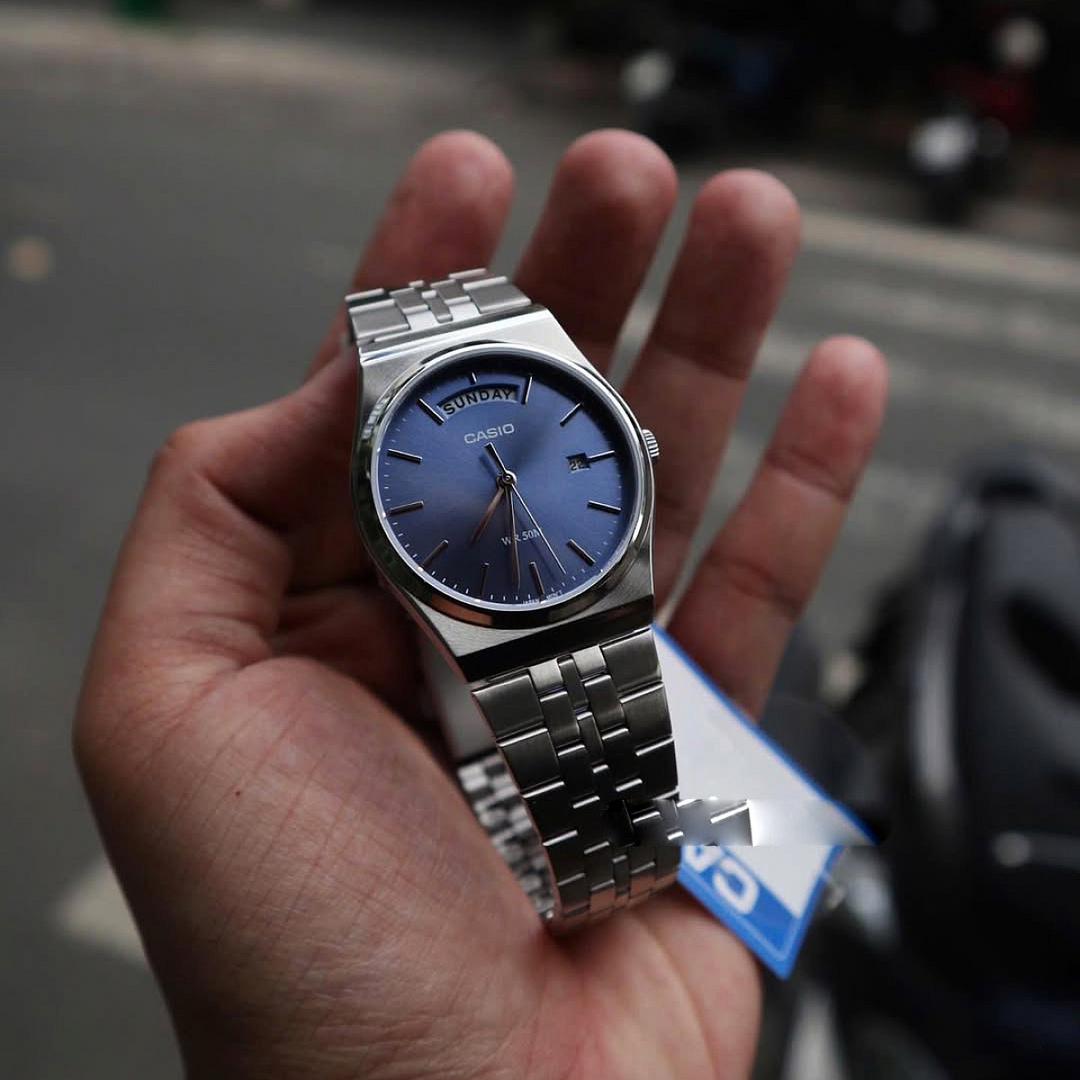 Casio MTP-B146D-2AV ‘New’ Sunburst Navy Blue Analogue Quartz Stainless Steel Men’s & Women’s Watch