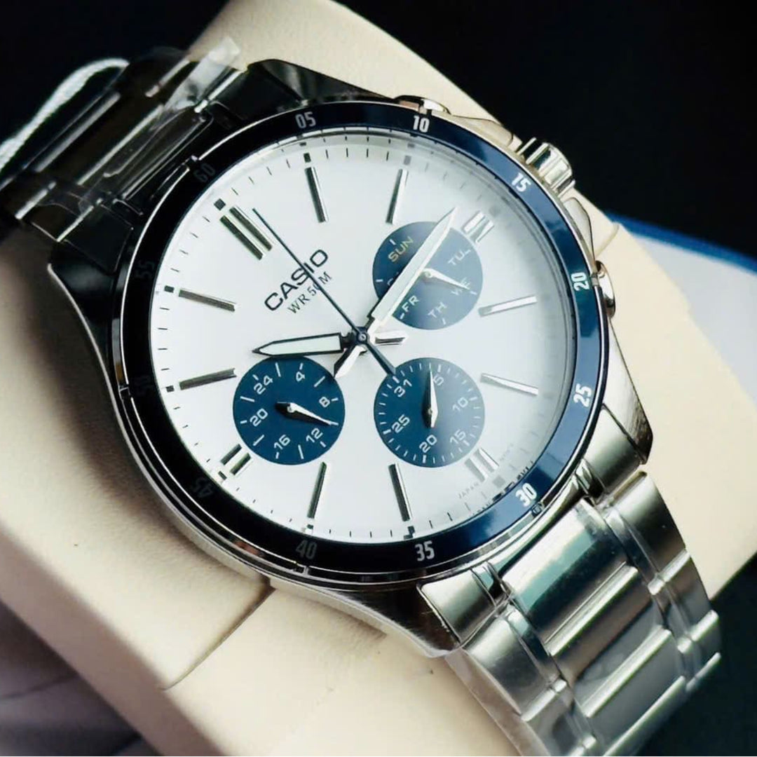 Casio MTP Series Analogue MTP-1374D-7A2VDF Quartz Multi-function (43.5mm) White Sunray Dial / Stainless Steel Bracelet