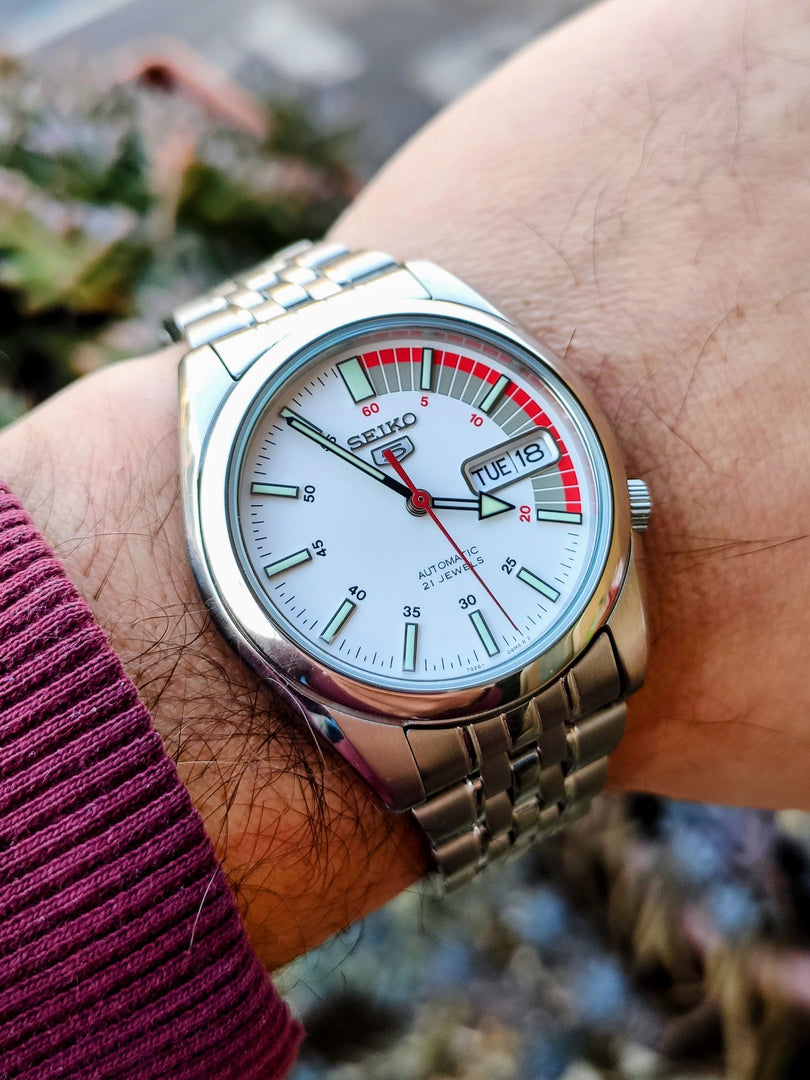 Seiko 5 Automatic SNK369 SNK369K1 SNK369K Speed Racer White Dial Men's Watch