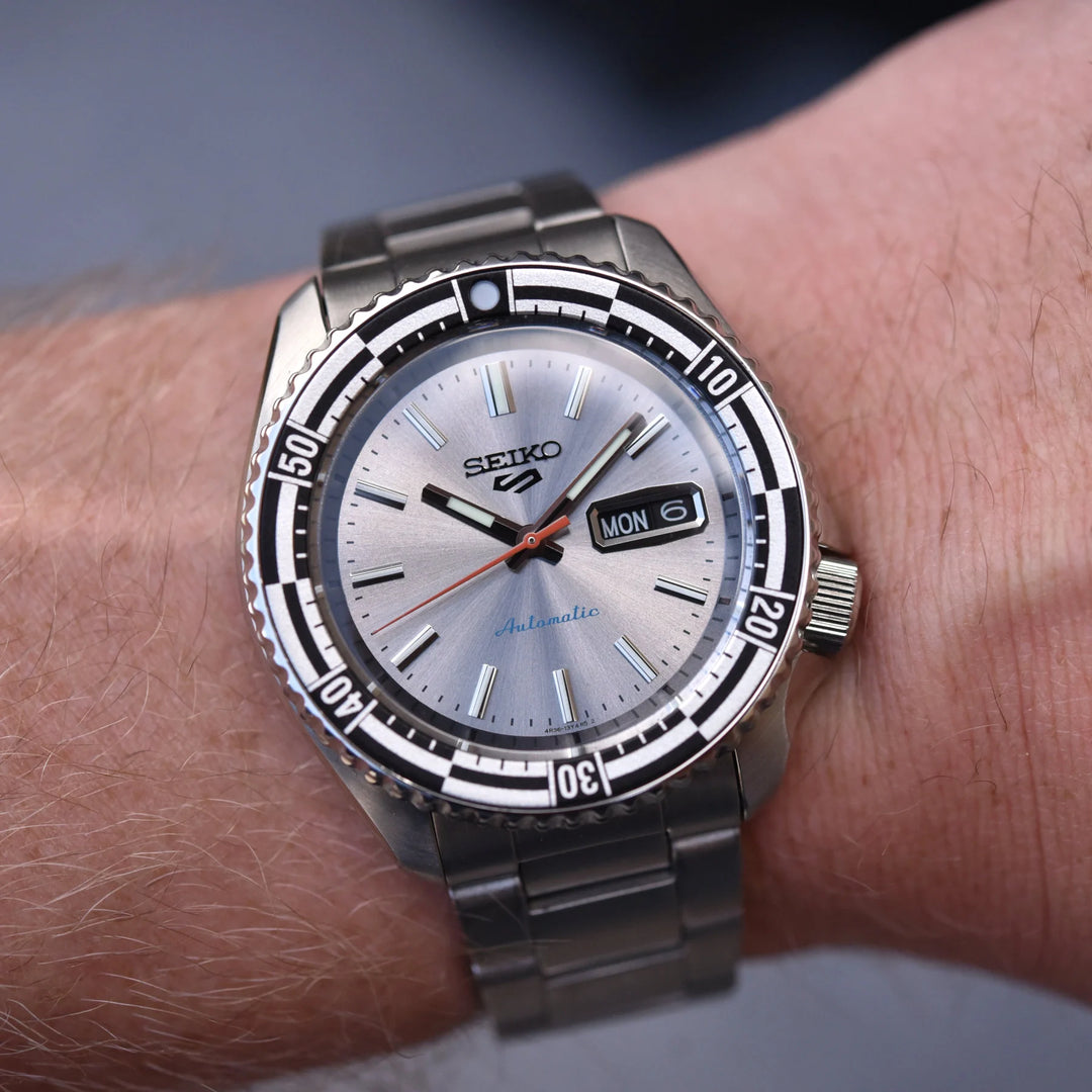 Seiko 5 Sports SRPK09K1 The ‘New Rally Diver’ Retro Colour Collection Men's Watch