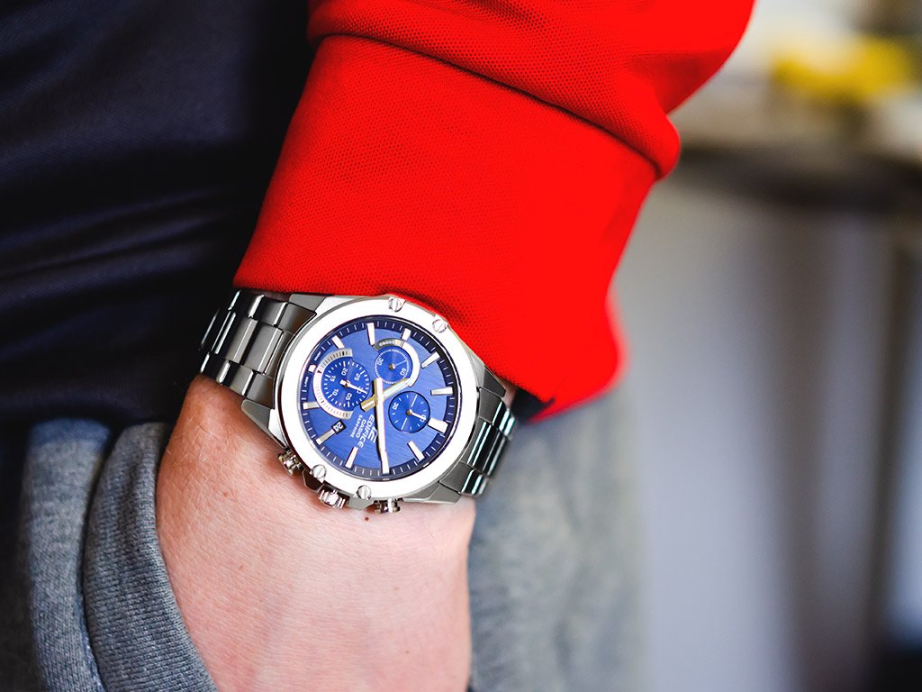 Casio Edifice EFR-S567D-2AVUEF Neo Display Chronograph Stainless Steel Bracelet Mens Watch(AVAILABLE ONLINE) - mzwatcheslk srilanka