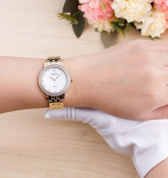 Citizen EL3102-50D White Dial Standard Elegant 31mm Gold Stainless Steel Women's Watch