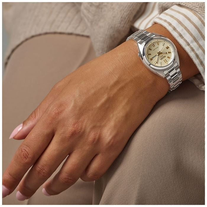 Seiko 5 Sports SRE023K1 ‘Hebitama’ SNXS Automatic (32mm) 'Double Cream' Dial / Stainless Steel Bracelet Women's Watch