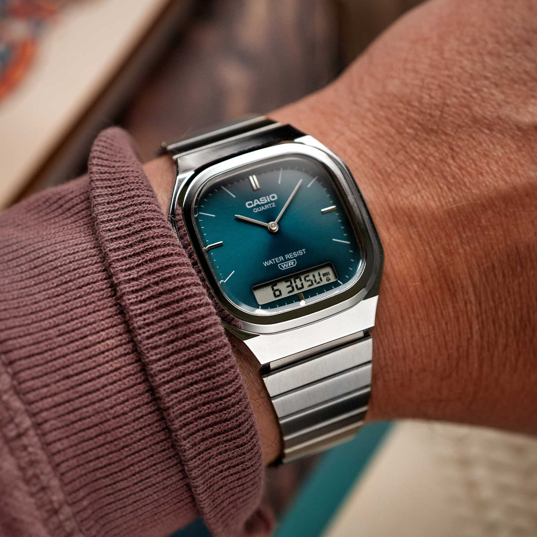 Casio Vintage AQ-240E-3ADF Dual-Display (35.8mm) Turquoise Sunray Dial / Stainless Steel Bracelet Unisex Watch