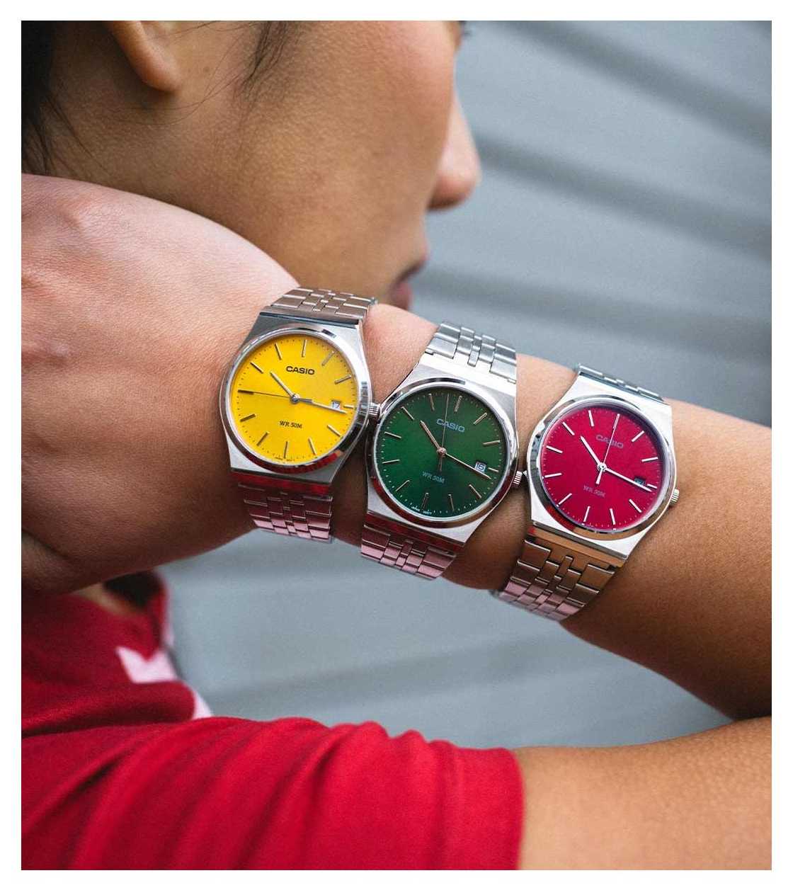 Casio MTP-B145D-4A2VEF Series Analogue Quartz (35mm) Cherry Red Sunray Dial / Stainless Steel Bracelet Men’s & Women’s Watch