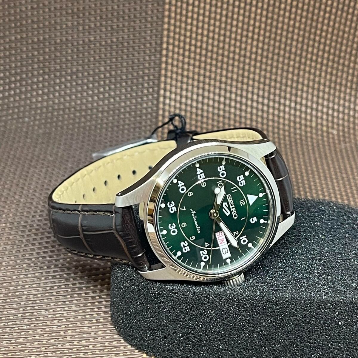 Seiko 5 Sports SRPJ89K1 Kelly Green Flieger Suit Style Men s Watch seiko-5-sports-srpj89k1-kelly-green-flieger-suit-style-men-s-watch