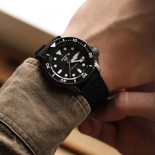 Seiko 5 Sport SRPD65K2 Suits Automatic Black Dial Black Rubber Men's Watch - mzwatcheslk srilanka