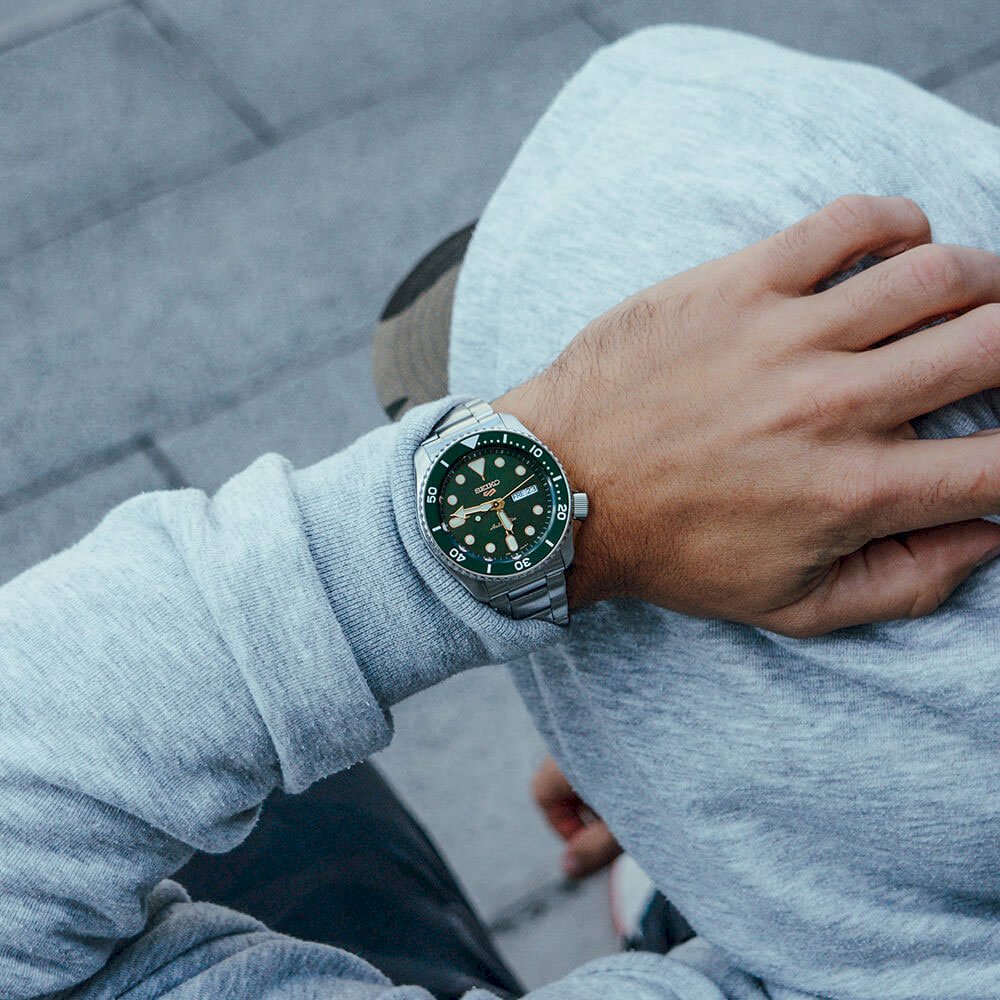 Seiko 5 sports green on sale dial