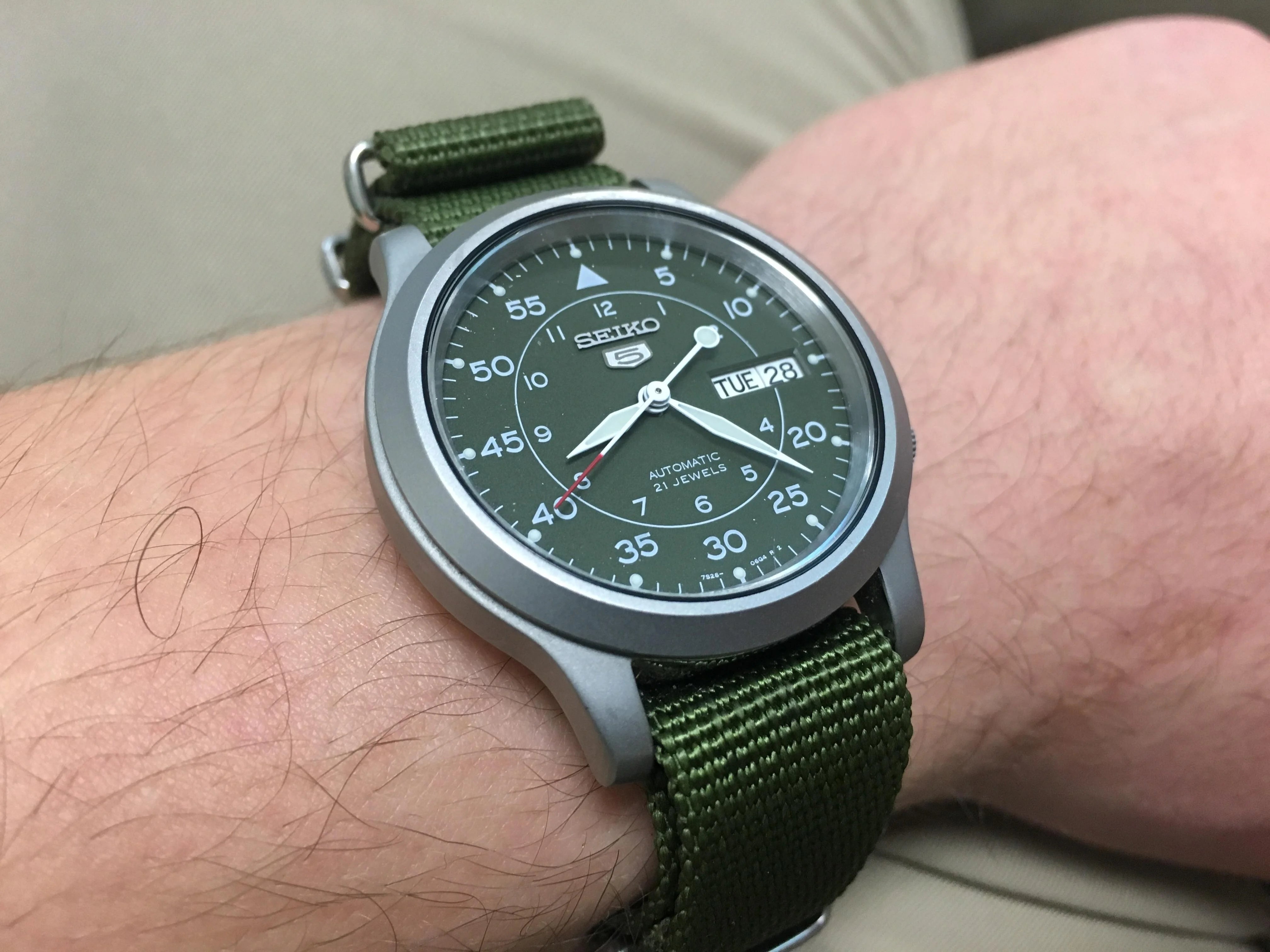 Seiko 5 military discount automatic nylon snk805k2